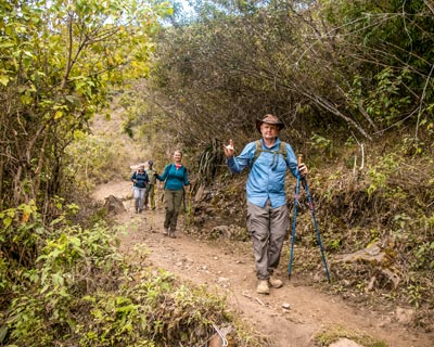 Tourists on the hike to Chikisca